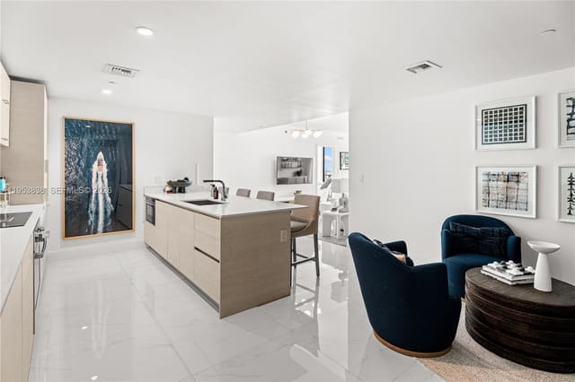 1300 S Miami Avenue 2810, Miami, FL 33130