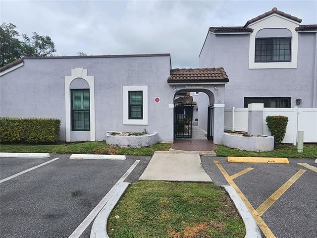11763 NW 11th Street, sold in Pembroke Lakes Section Ei, Pembroke Pines, FL