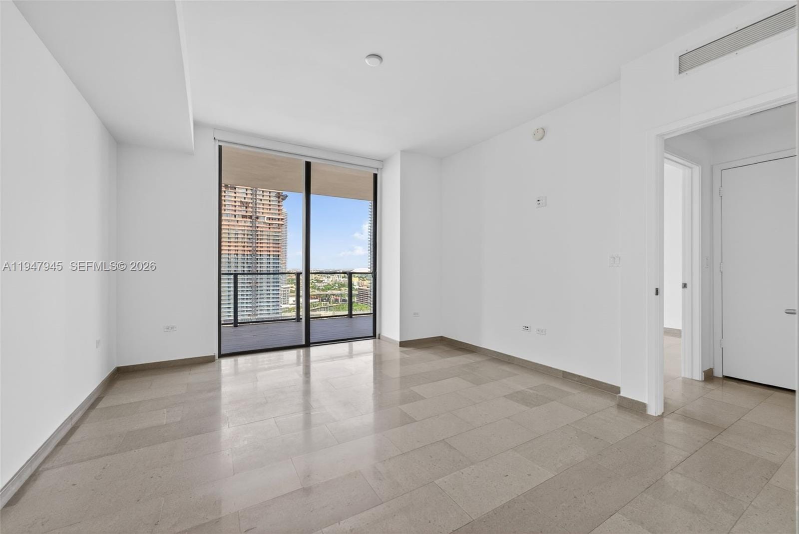 68 SE 6th Street 2110, Miami, FL 33131 photo 16