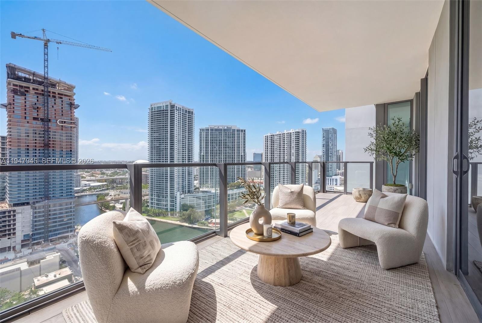 68 SE 6th Street 2110, Miami, FL 33131 photo 20