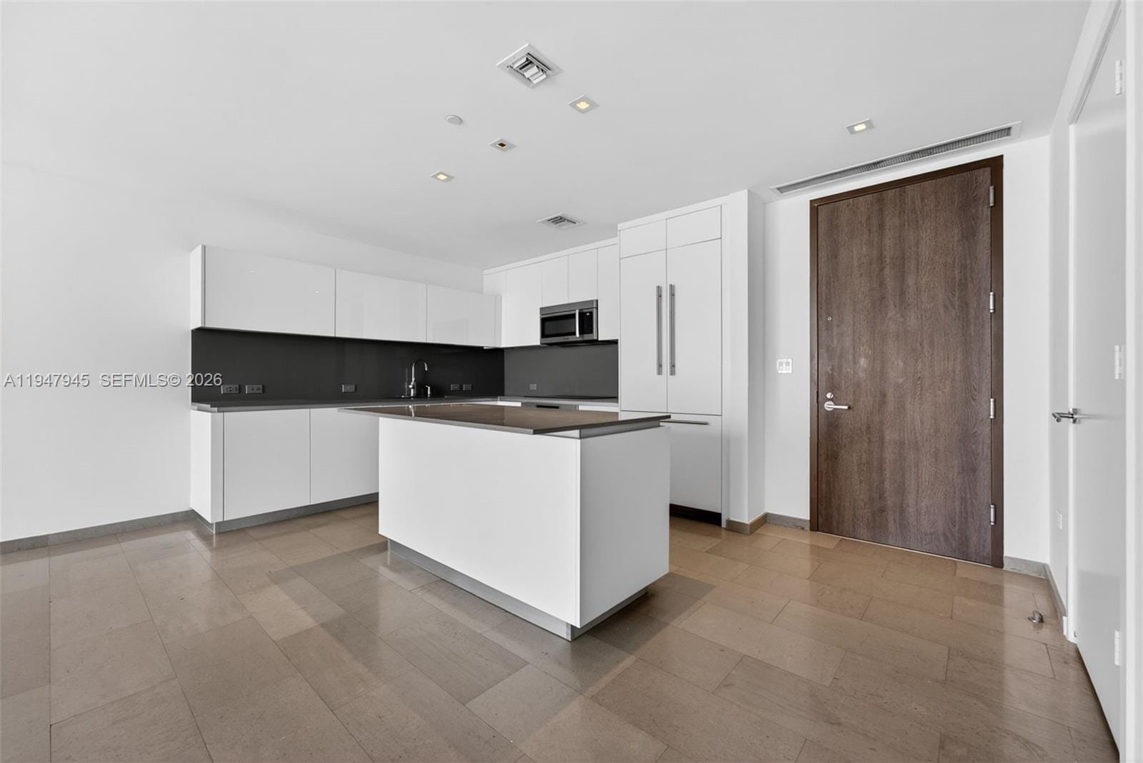 68 SE 6th Street 2110 — photo 3