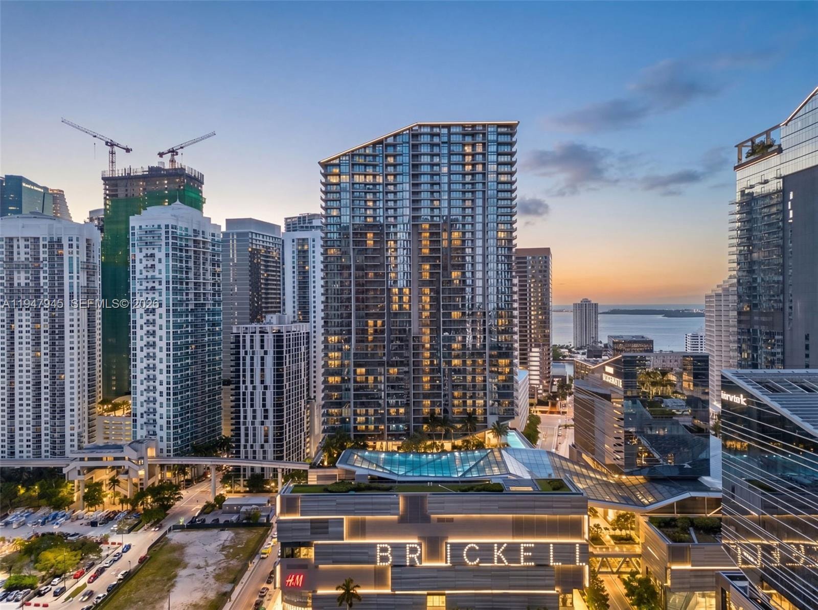 68 SE 6th Street 2110, Miami, FL 33131 photo 23