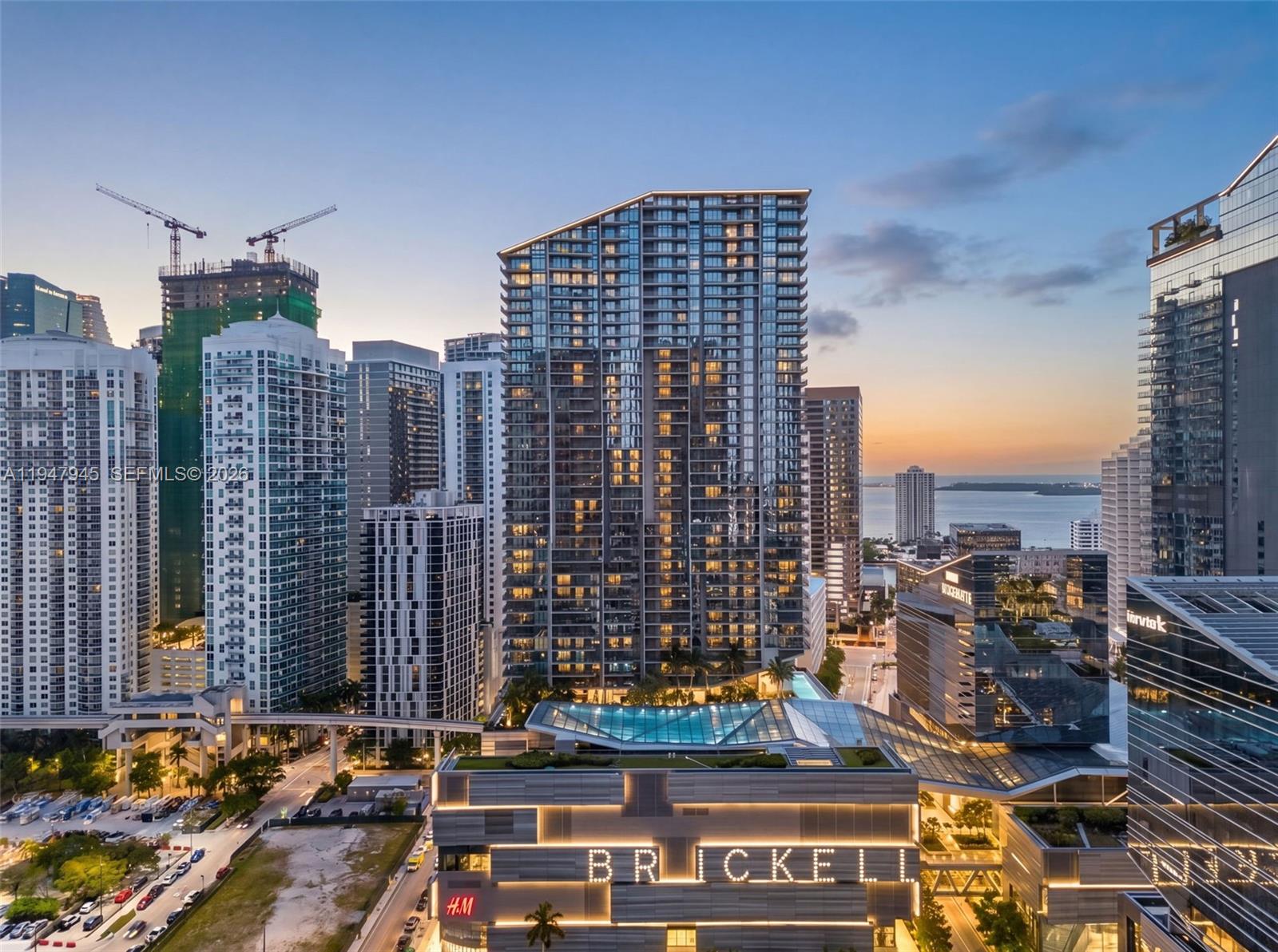 68 SE 6th Street 2110, Miami, FL 33131, Miami