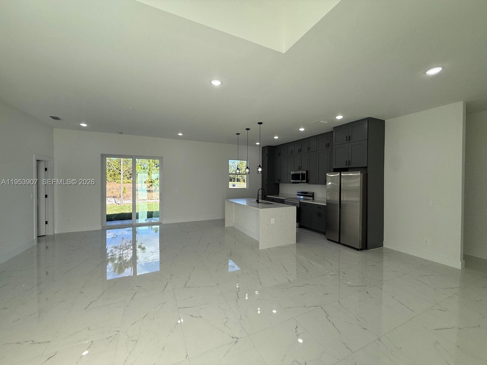 1121 Florence Street E — photo 12
