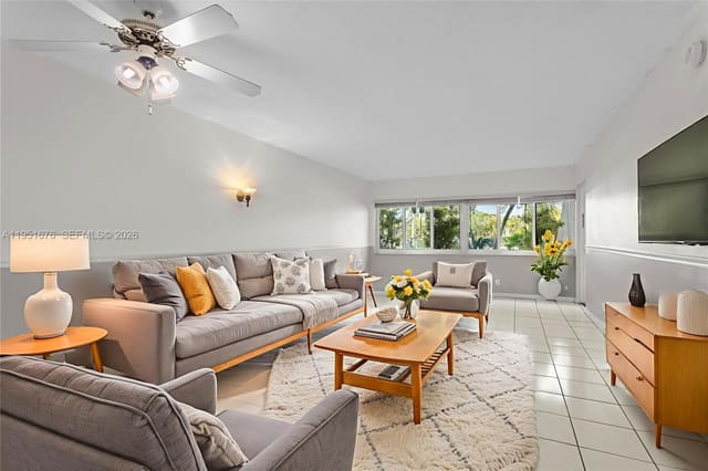 100 Lakeview Drive 108, Weston, FL 33326