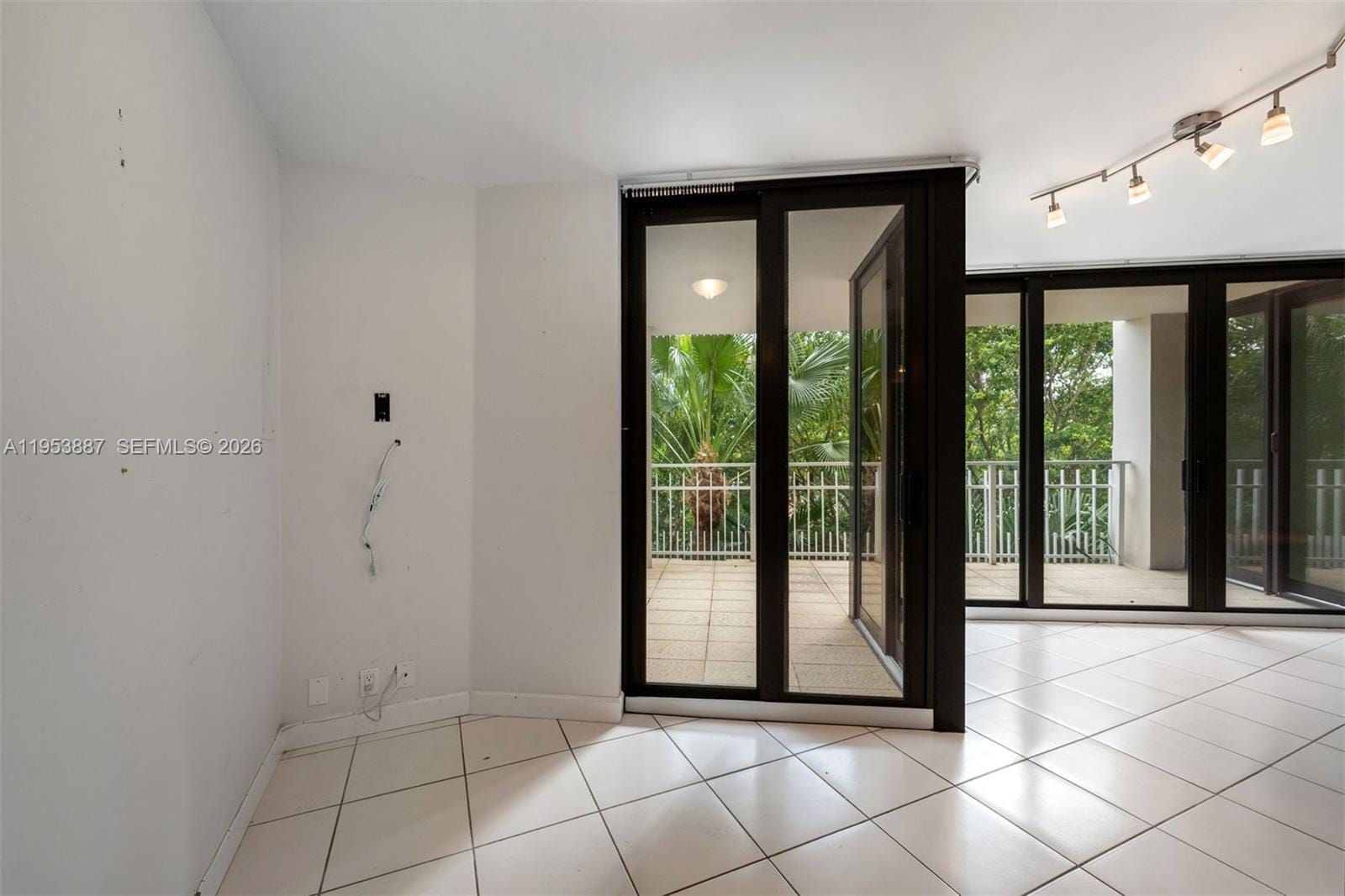 2000 Towerside Terrace 608, Miami, FL 33138 photo 13