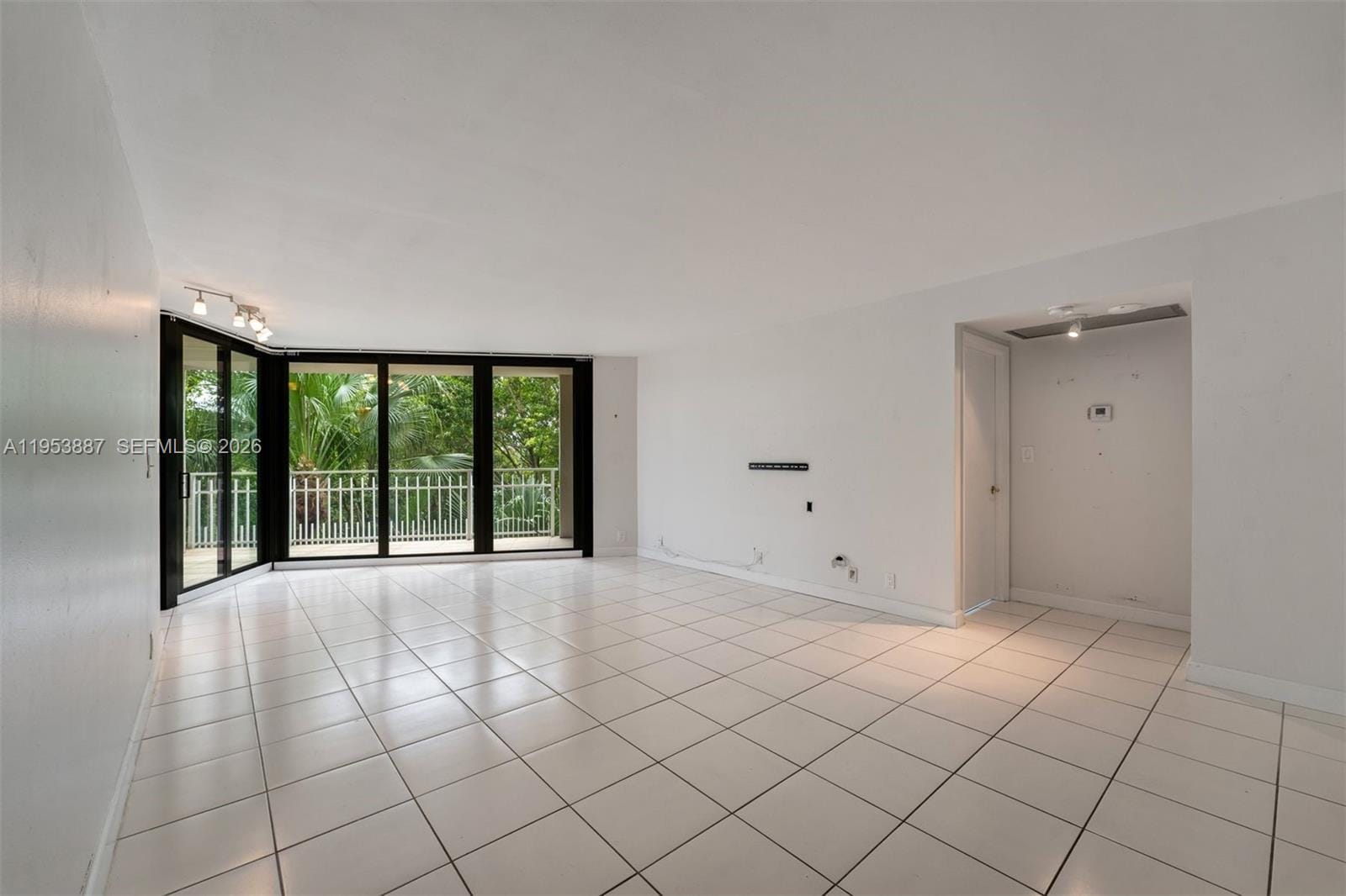 2000 Towerside Terrace 608, Miami, FL 33138 photo 3