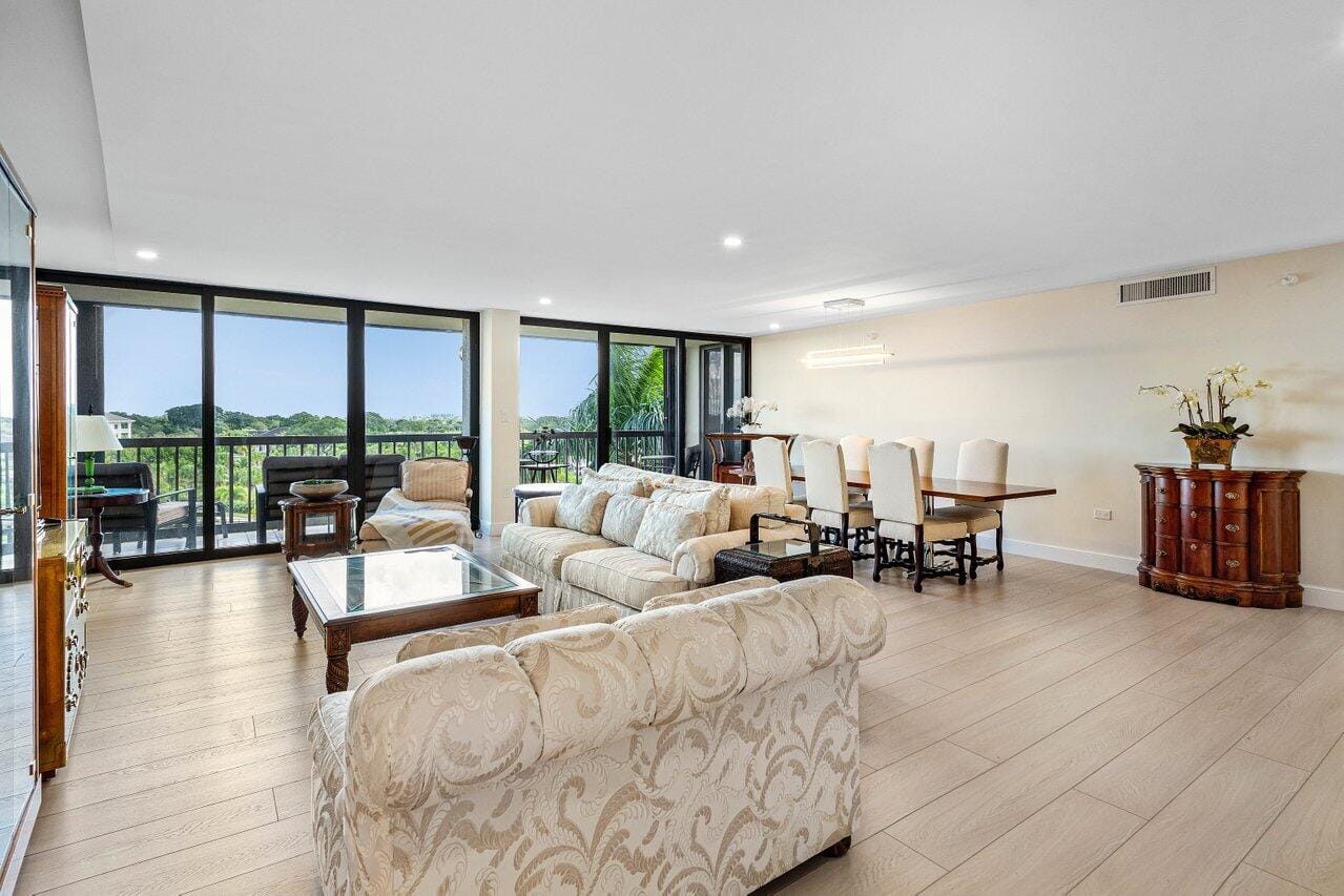 2450 Presidential Way 607 — photo 2