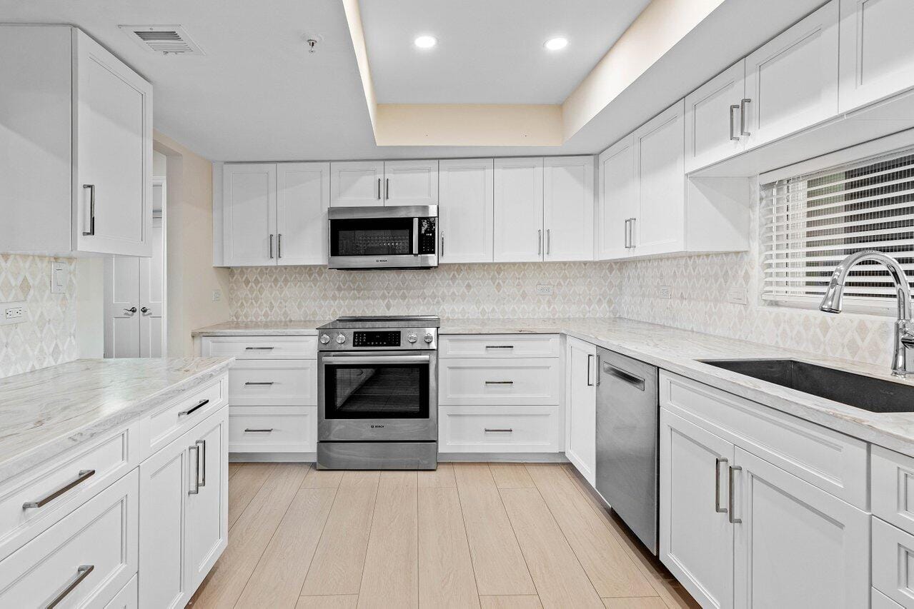 2450 Presidential Way 607 — photo 8