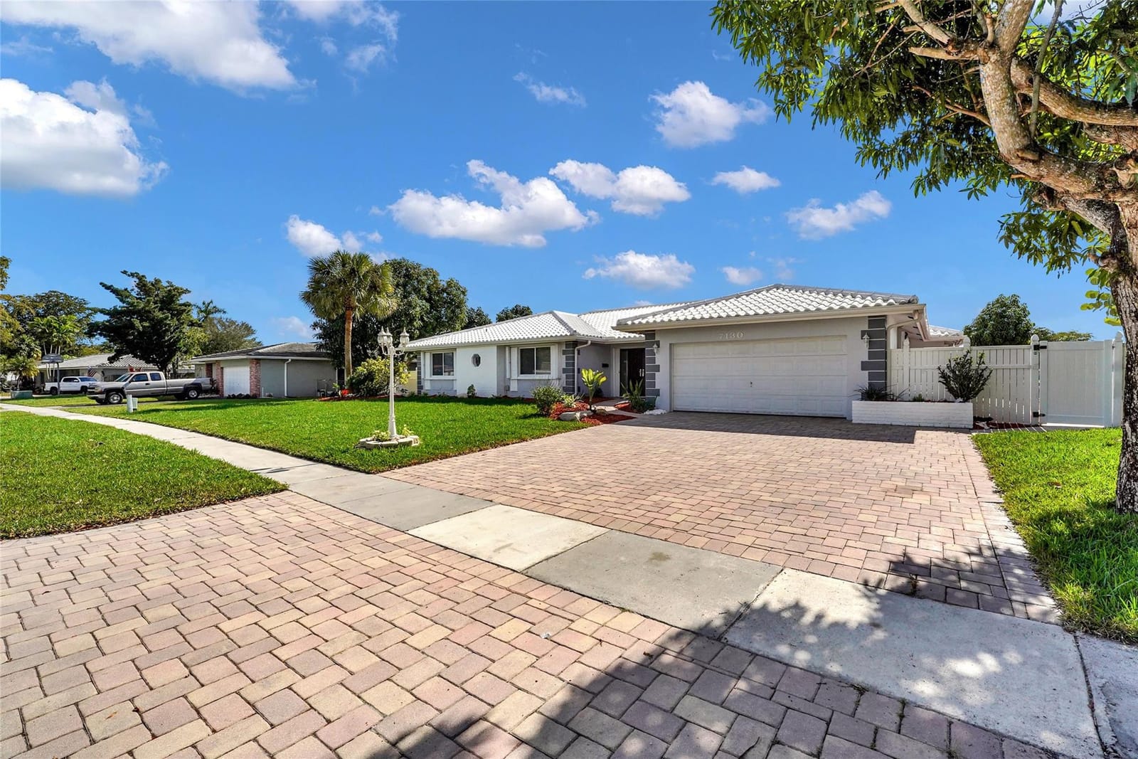 7130 SW 9th Street — photo 9