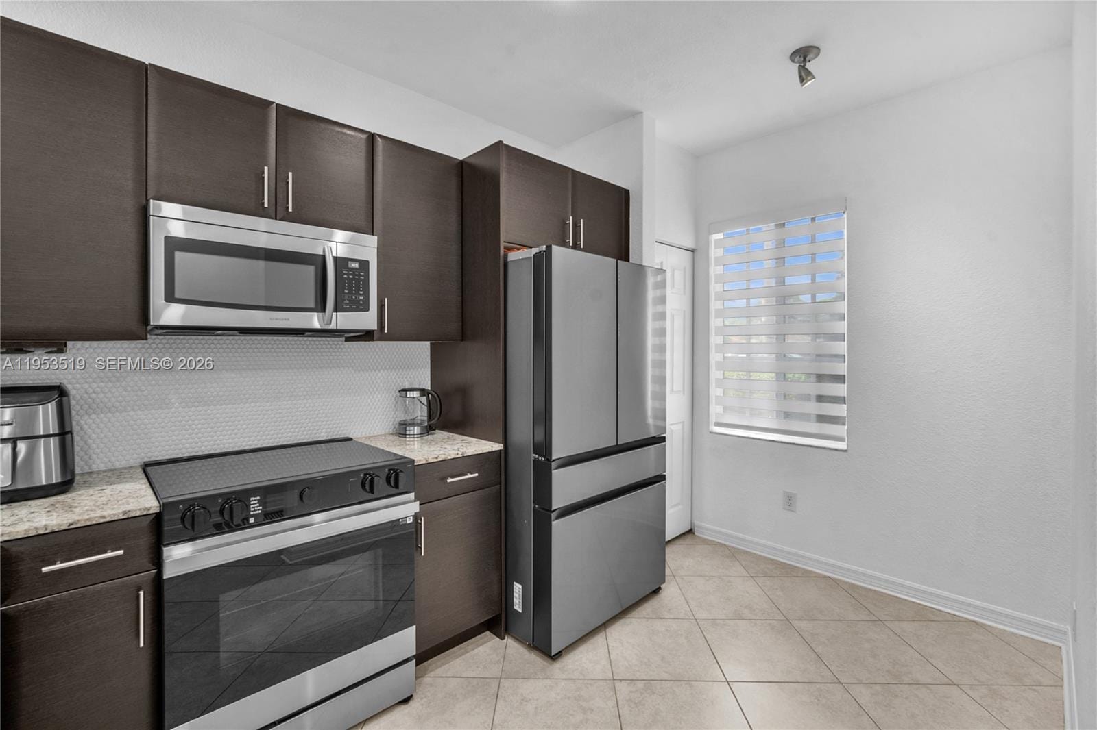 121 NW 2nd Avenue 4, Hallandale Beach, FL 33009 photo 2