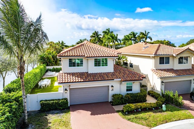 5183 NW 25th Way, sold in Laurel Pointe, Boca Raton, FL