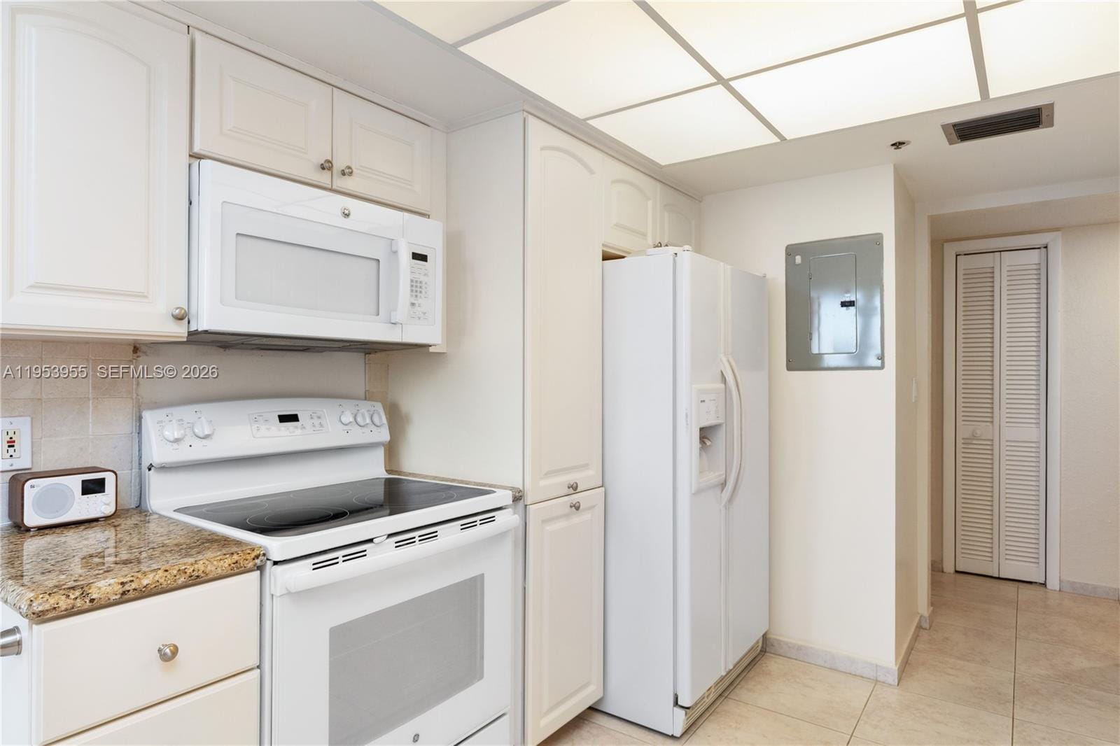 300 Three Islands Boulevard 417, Hallandale Beach, FL 33009 photo 23