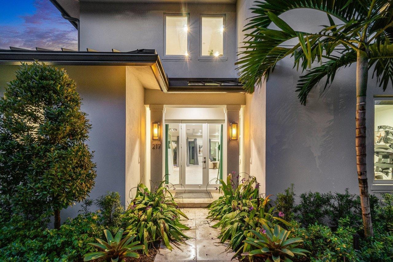 217 Gulfstream Boulevard — photo 1