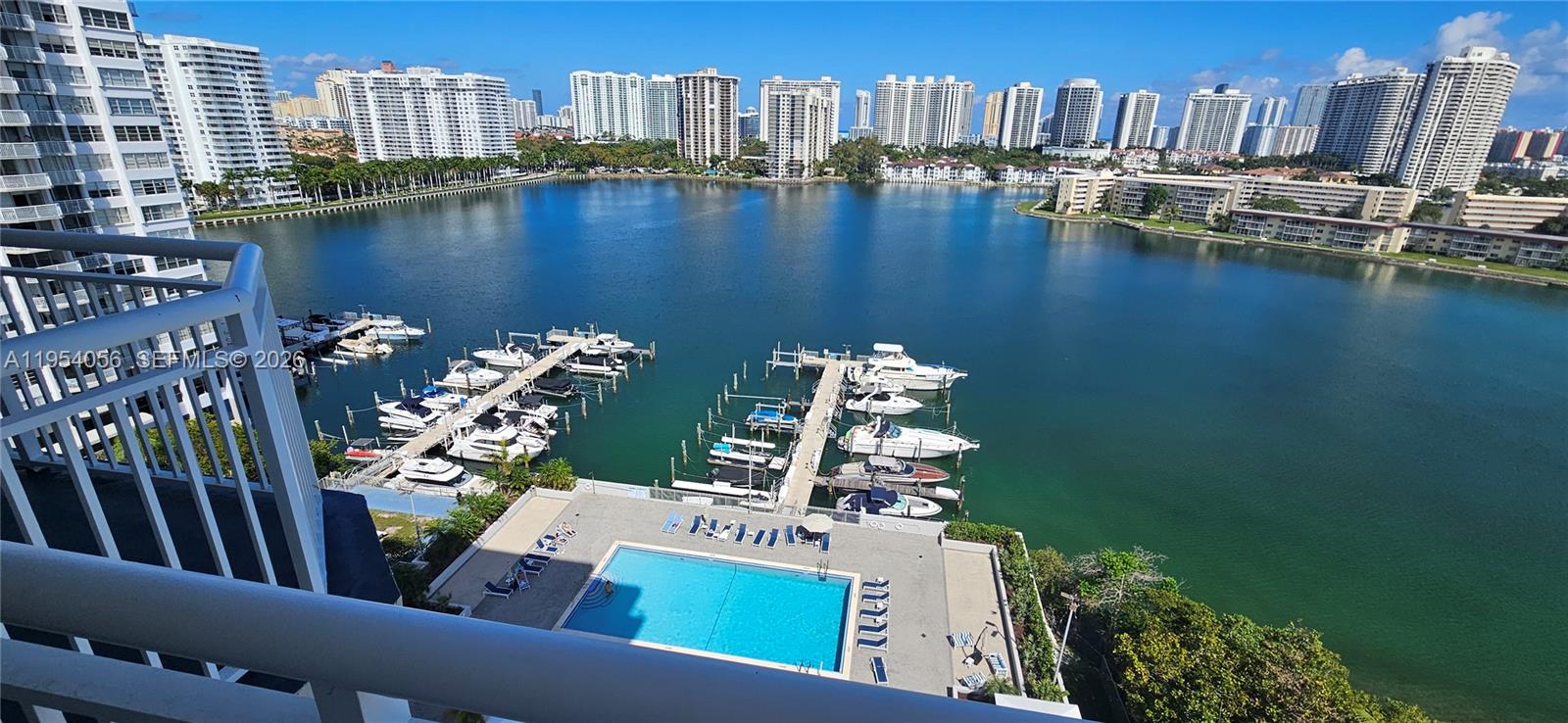 18041 Biscayne Boulevard 1405 — photo 4