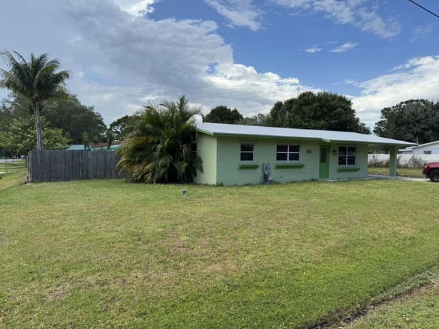 2711 S 27th Street, Fort Pierce, FL 34981