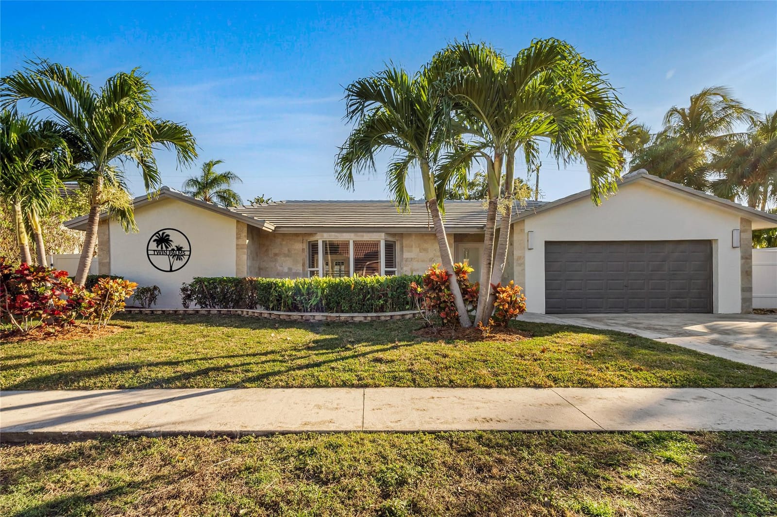 2830 NE 46th Street, Lighthouse Point, FL 33064