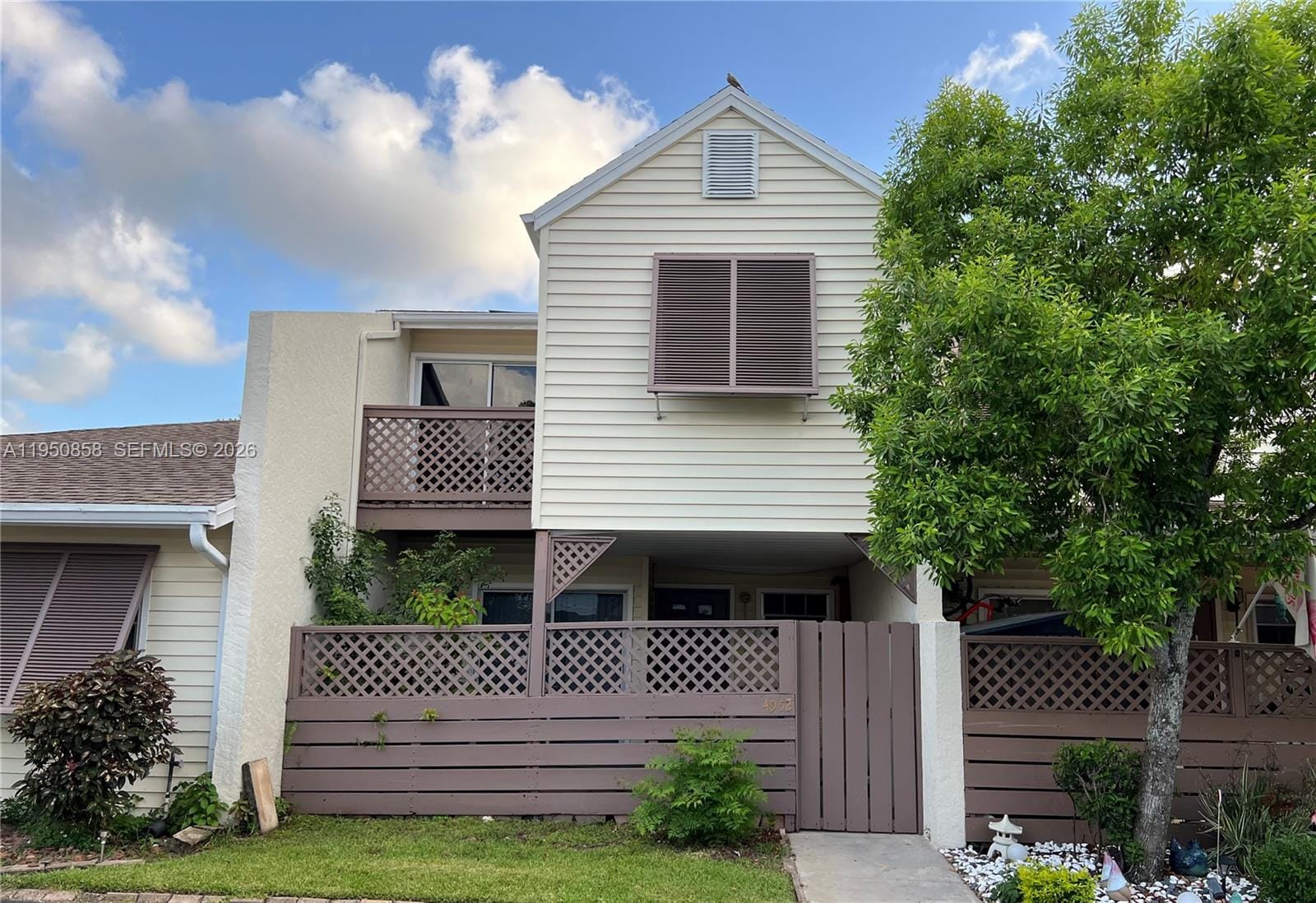 4952 N Hemingway Circle — photo 2