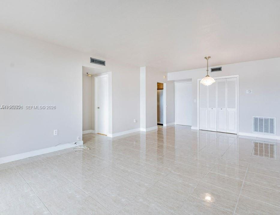 4001 Hillcrest Drive 914 — photo 8