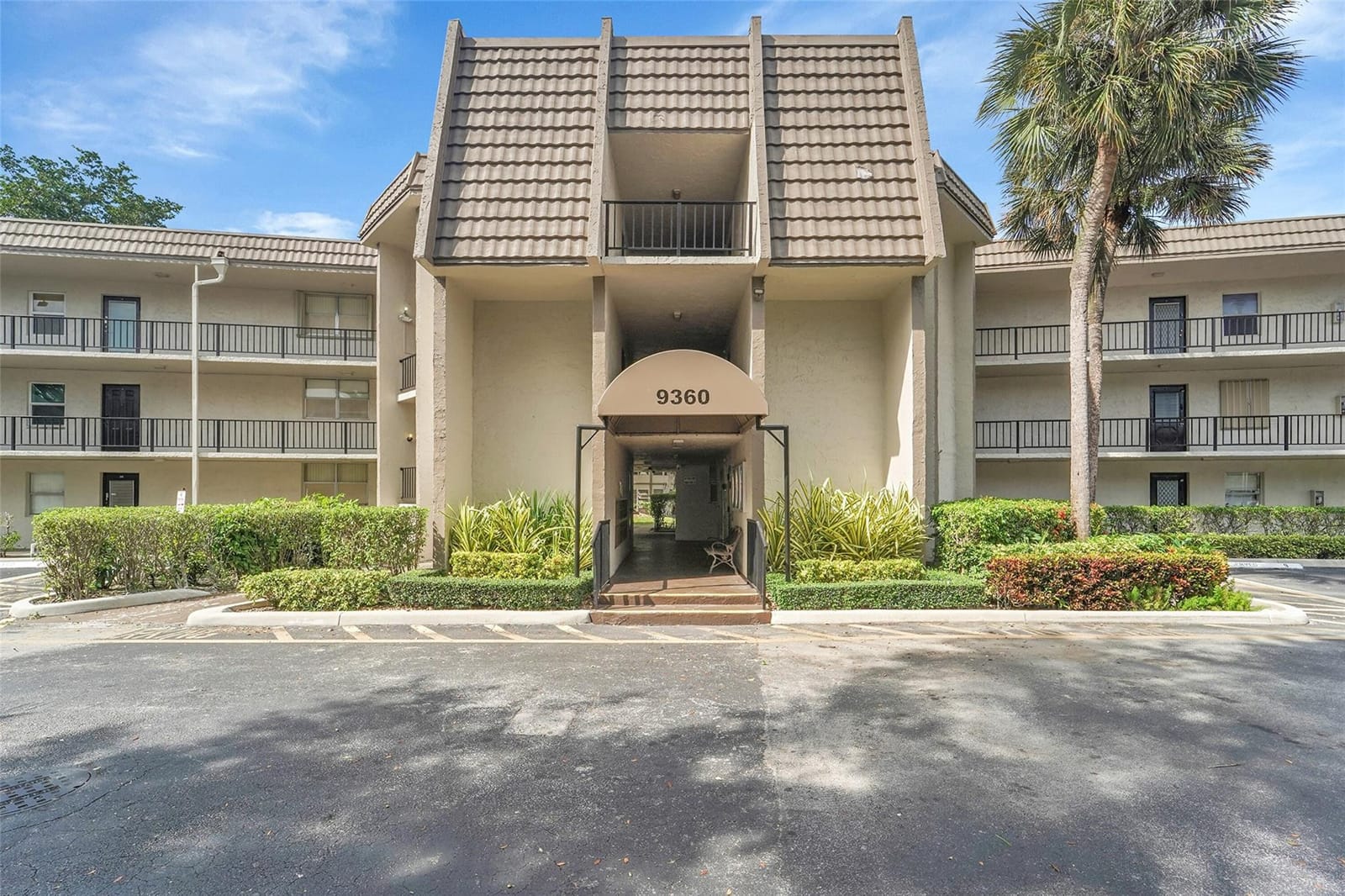 9360 Lime Bay Boulevard 207 — photo 2