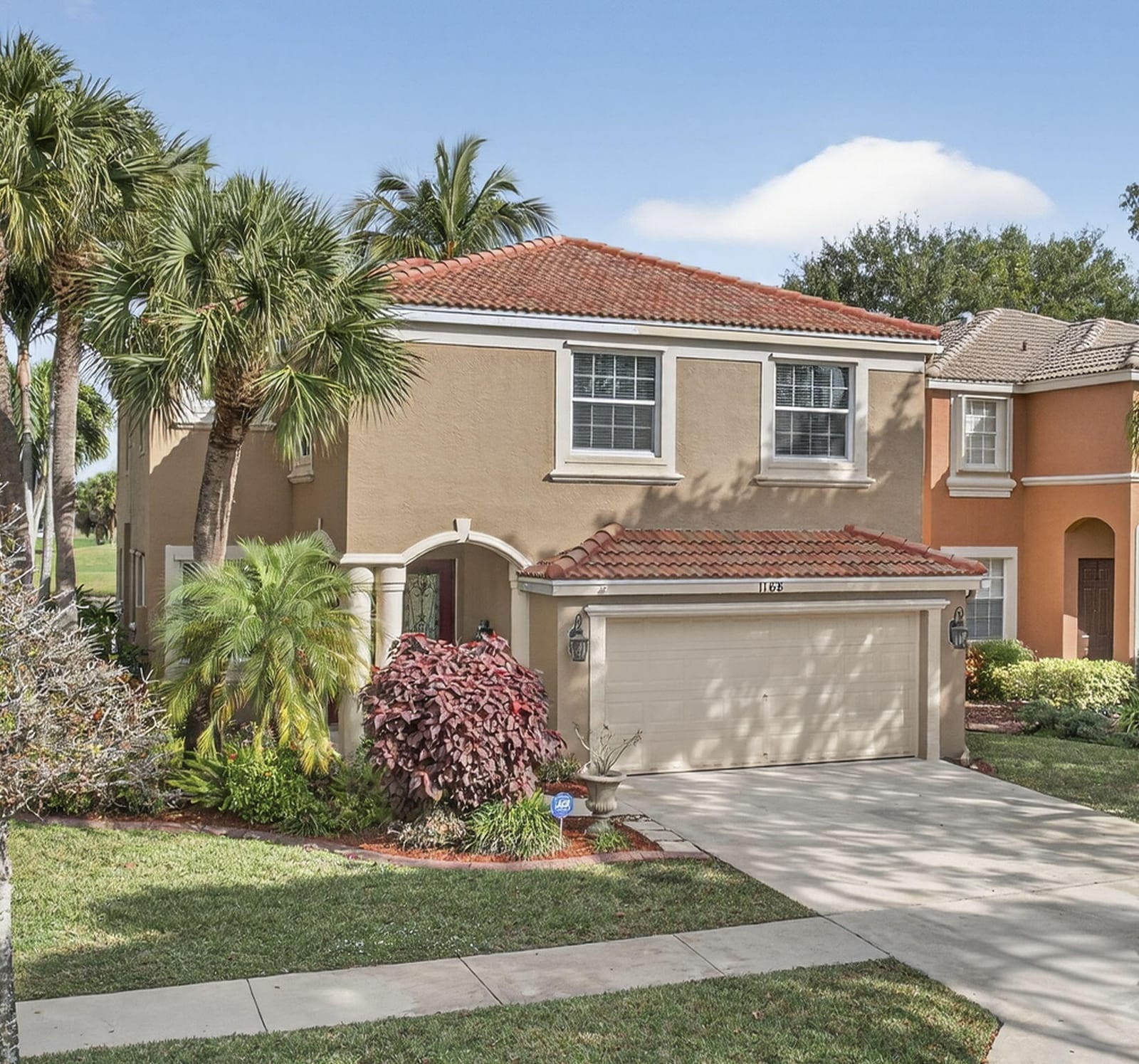 1168 Oakwater Drive — photo 2