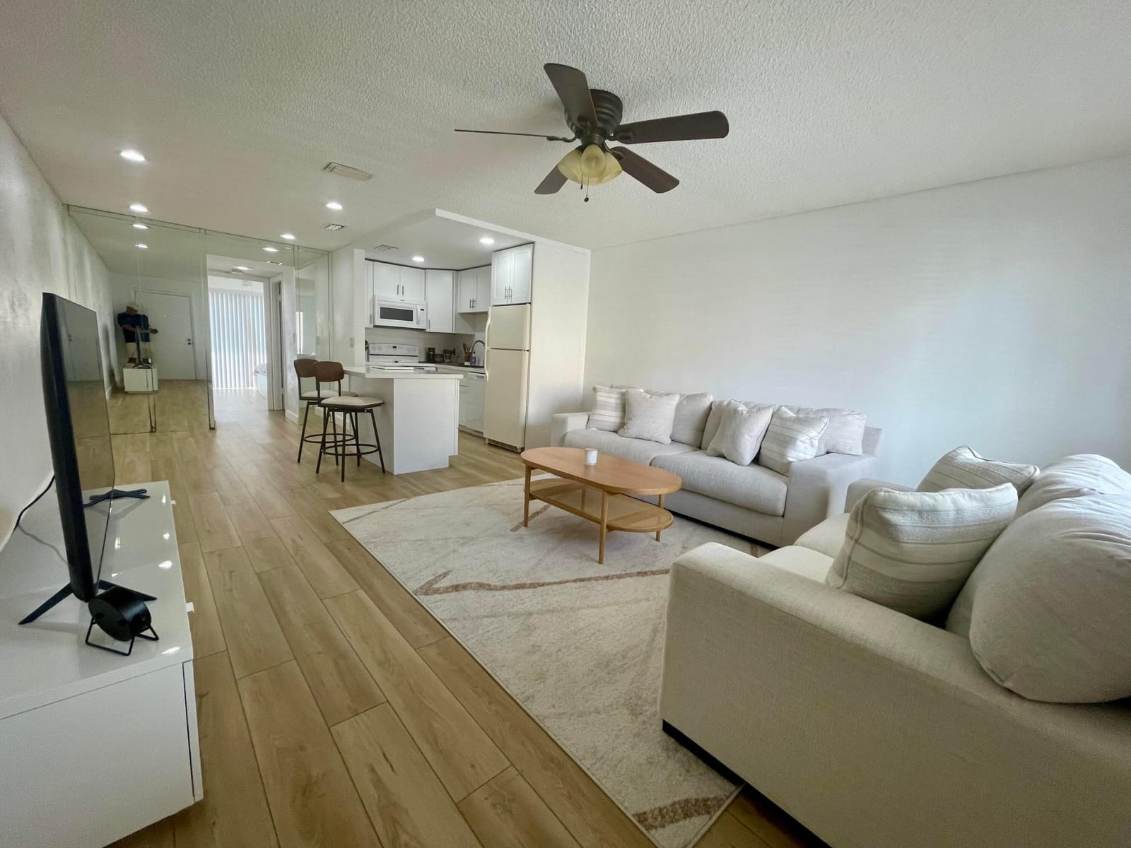 1100 Crystal Lake Drive 207 — photo 3