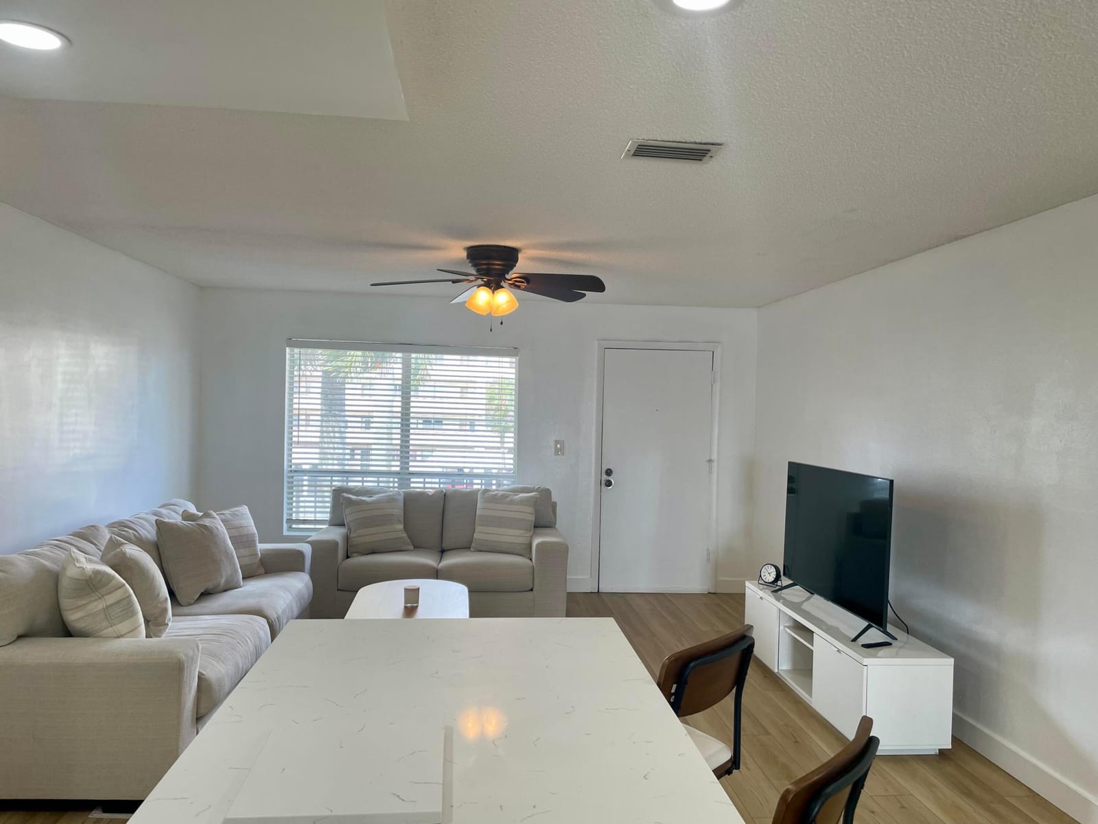 1100 Crystal Lake Drive 207 — photo 4