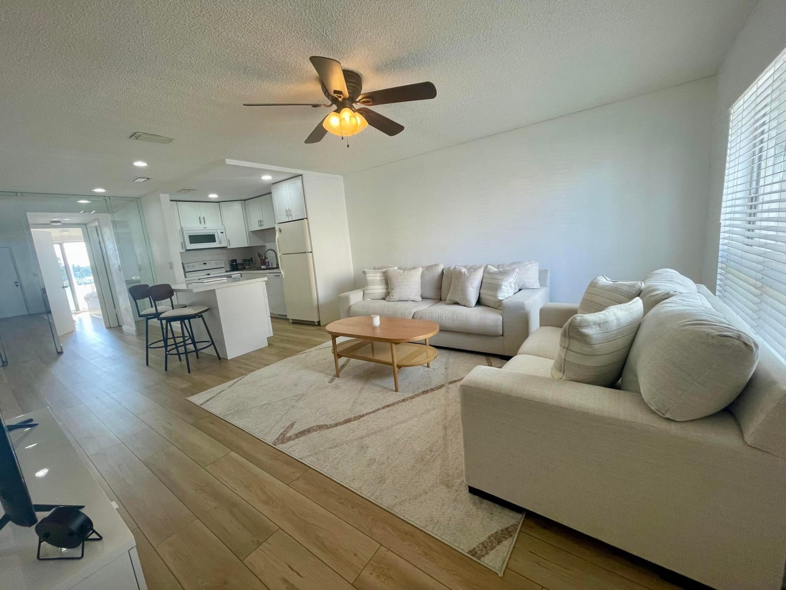 1100 Crystal Lake Drive 207 — photo 5