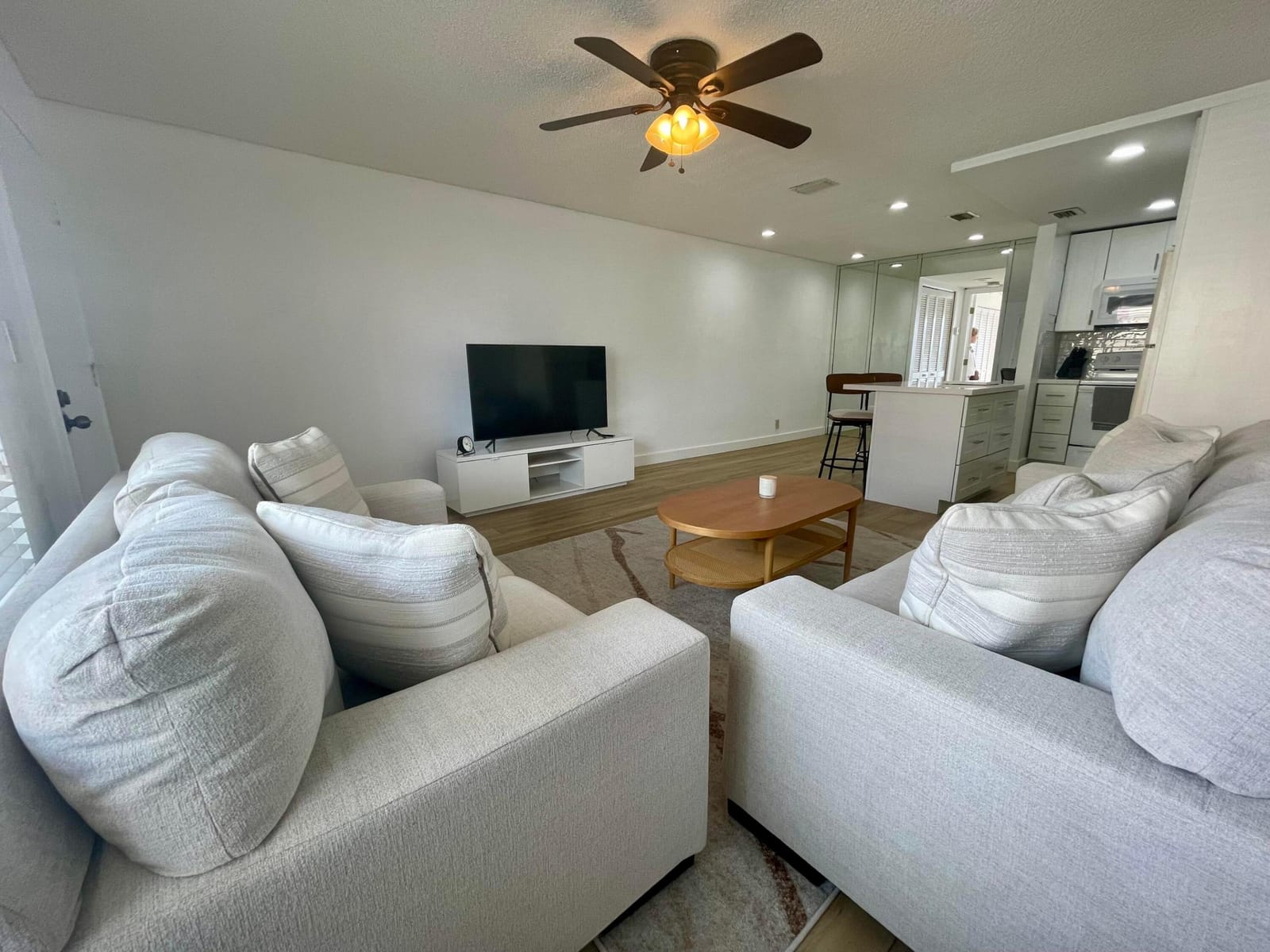 1100 Crystal Lake Drive 207 — photo 6