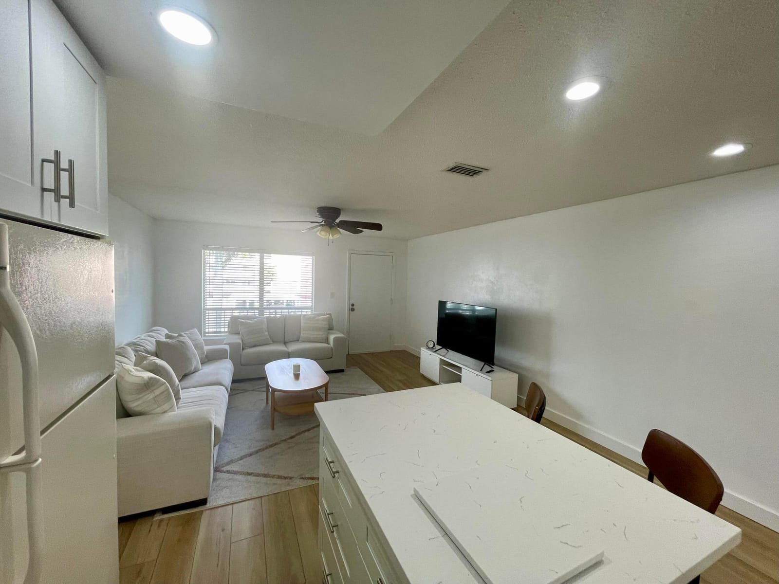 1100 Crystal Lake Drive 207 — photo 7