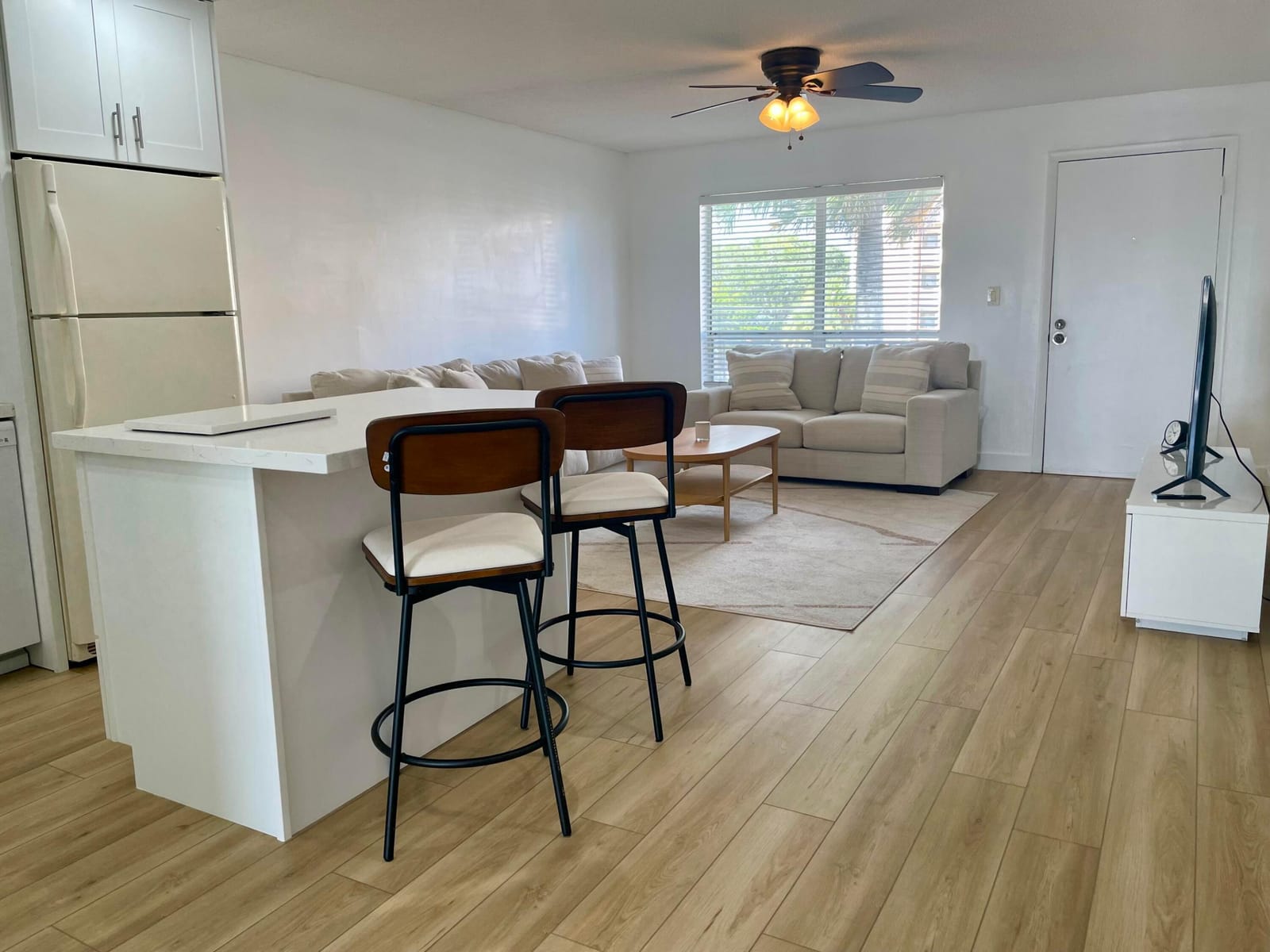 1100 Crystal Lake Drive 207 — photo 9