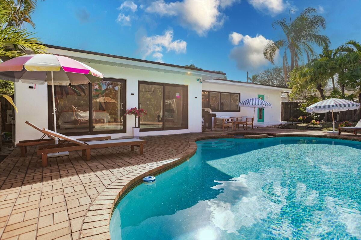 245 N Tradewinds Avenue — photo 3