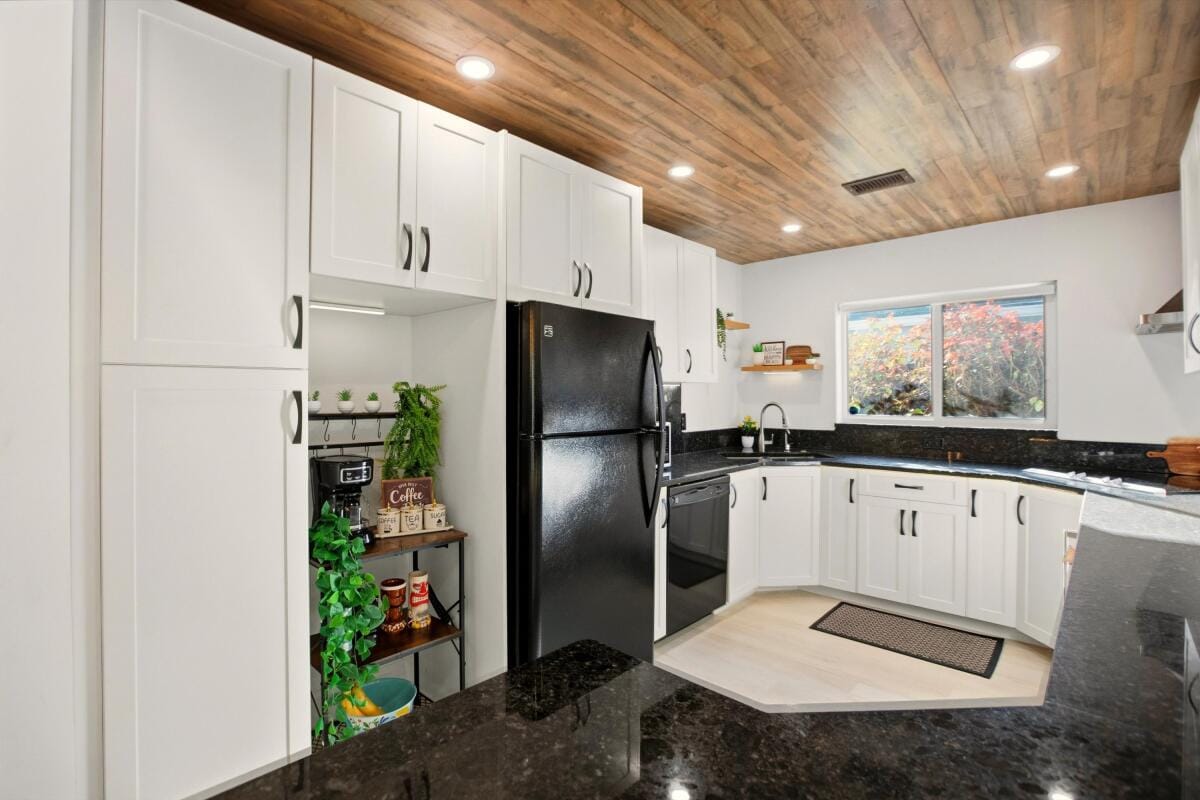 245 N Tradewinds Avenue, Lauderdale-By-The-Sea, FL 33308 photo 21
