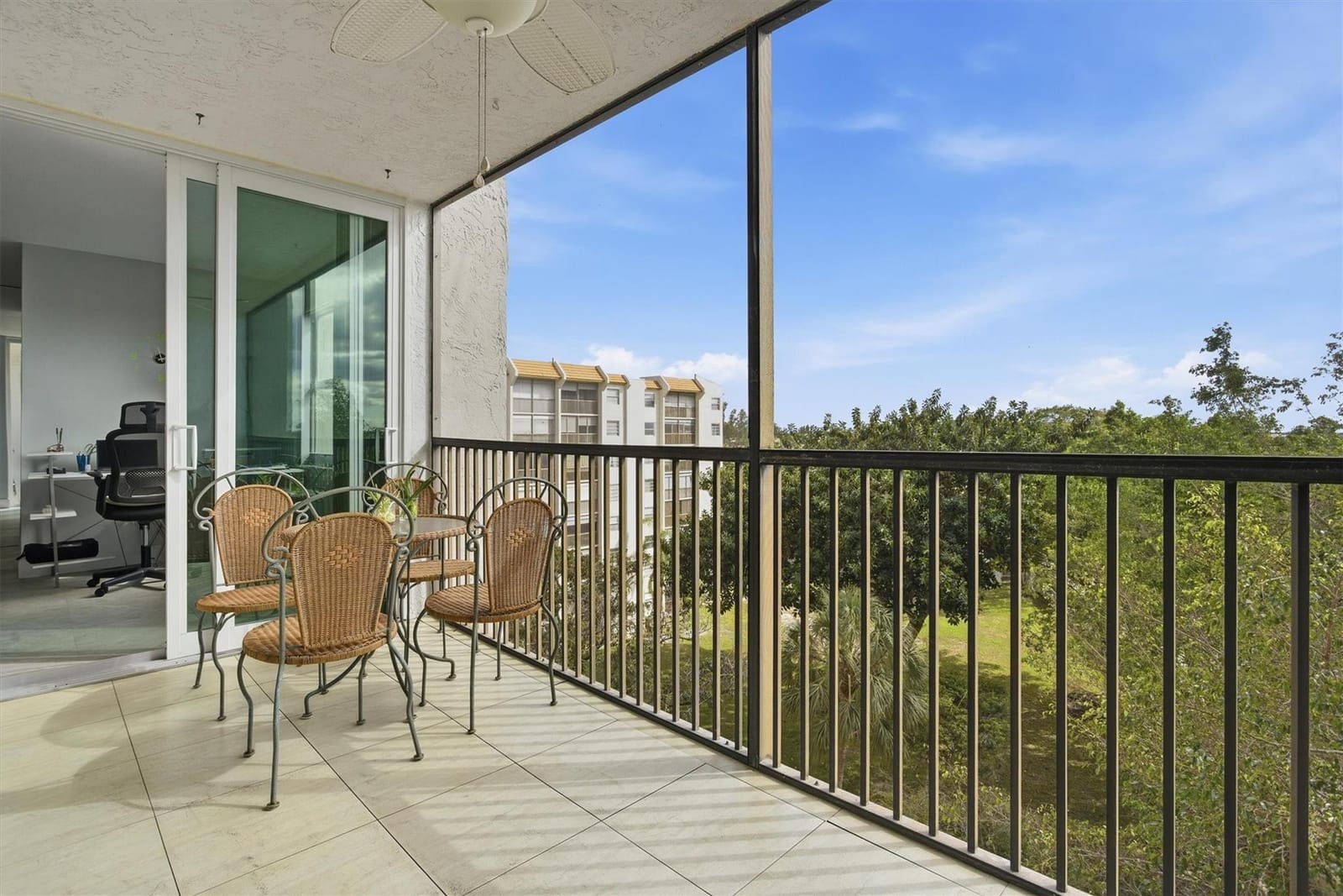 3910 Inverrary Boulevard 708-B — photo 4