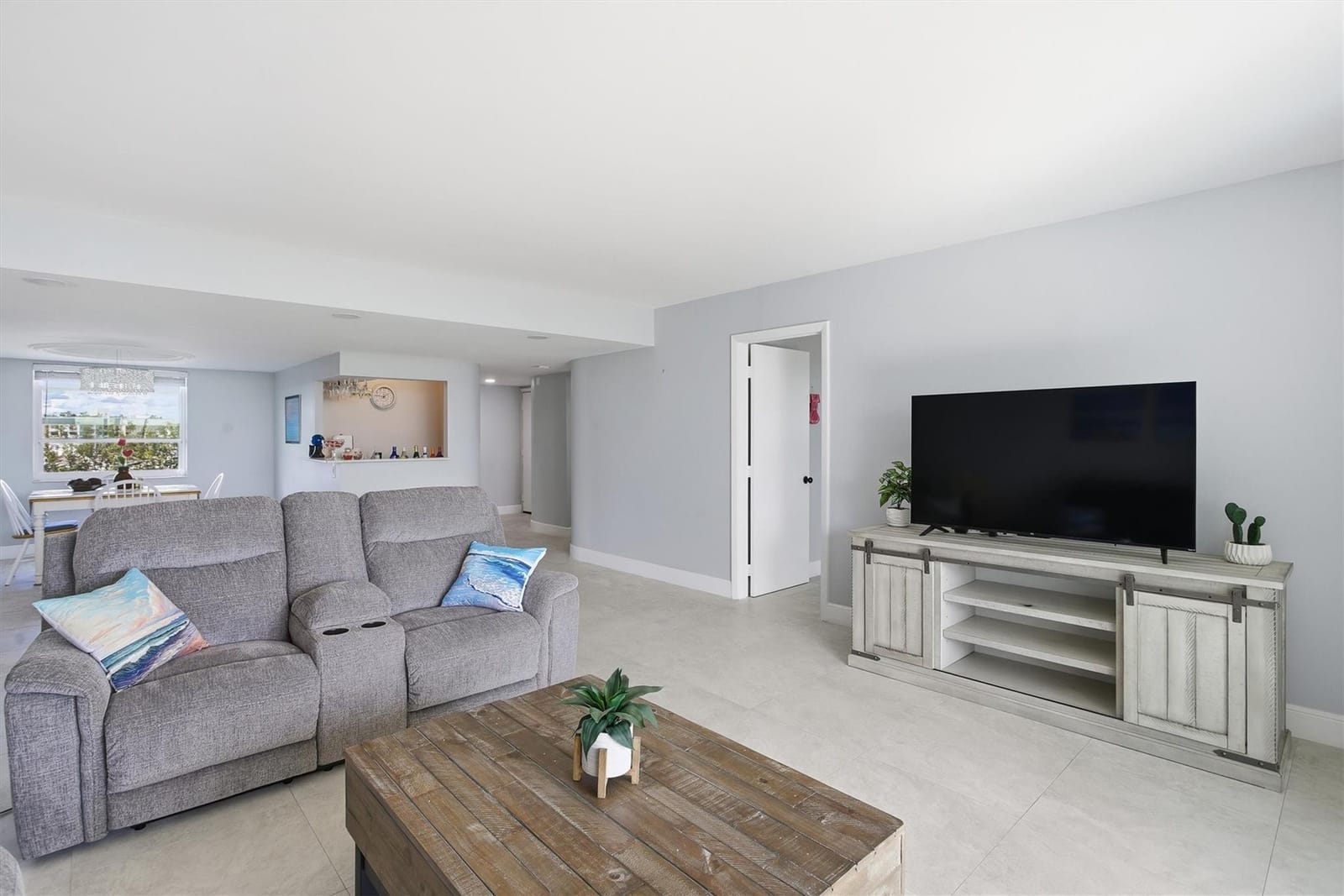 3910 Inverrary Boulevard 708-B — photo 10