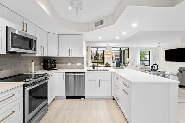 7918 Granada Place 103, sold in El Viento, Boca Raton, FL