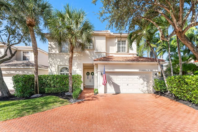 121 Palm Circle, sold in Palms At Atlantis, Atlantis, FL