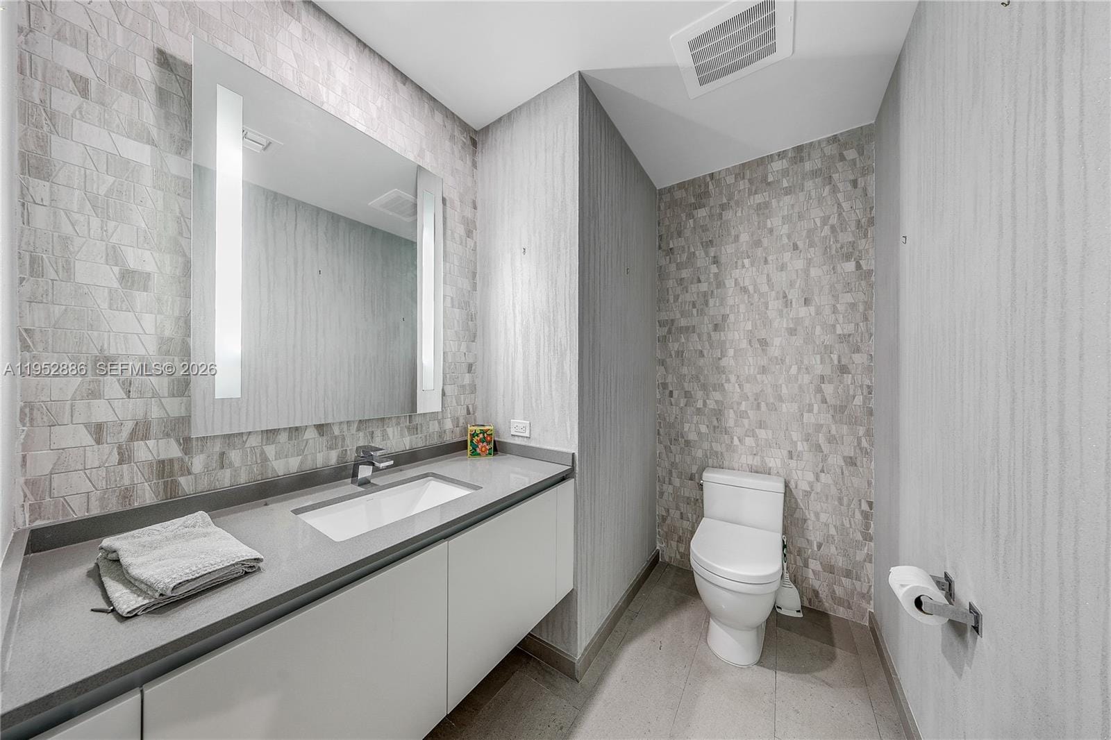 68 SE 6th Street 3309, Miami, FL 33131 photo 16