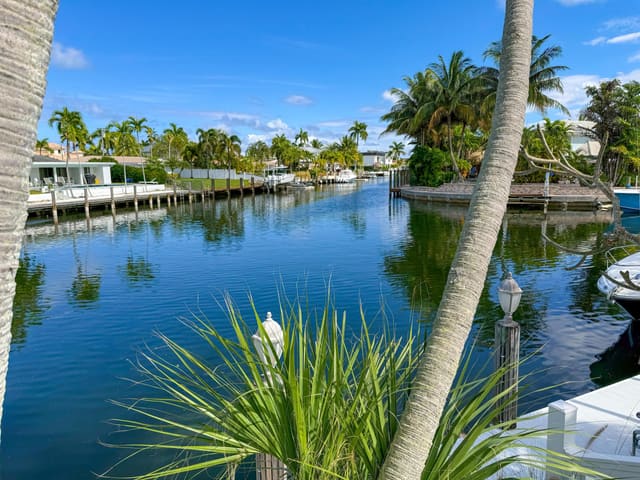 4740 NE 22nd Avenue, sold in Coral Key Villas 5th Sec, Lighthouse Point, FL