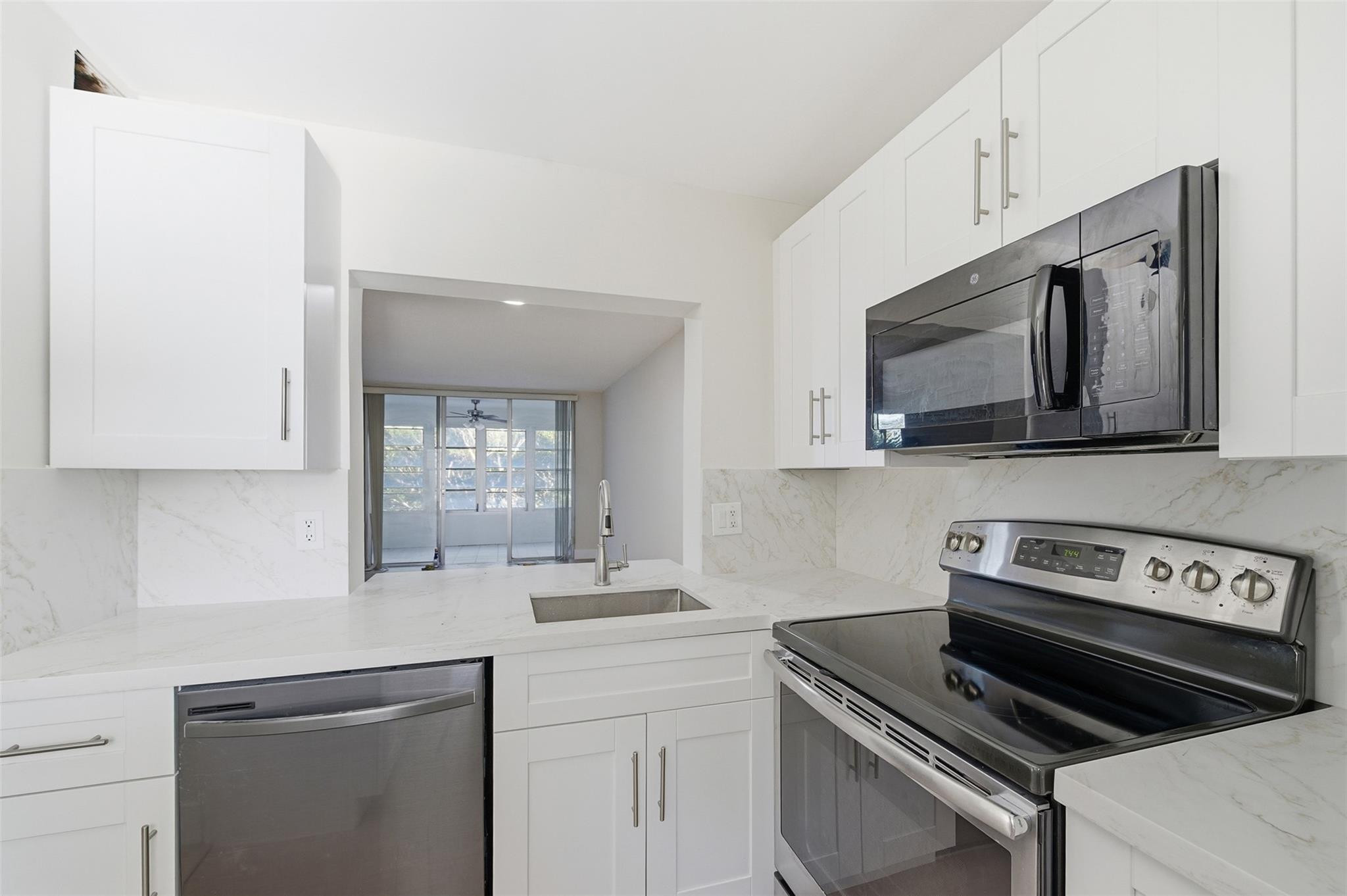 9430 Poinciana Place 409, Davie, FL 33324, Davie