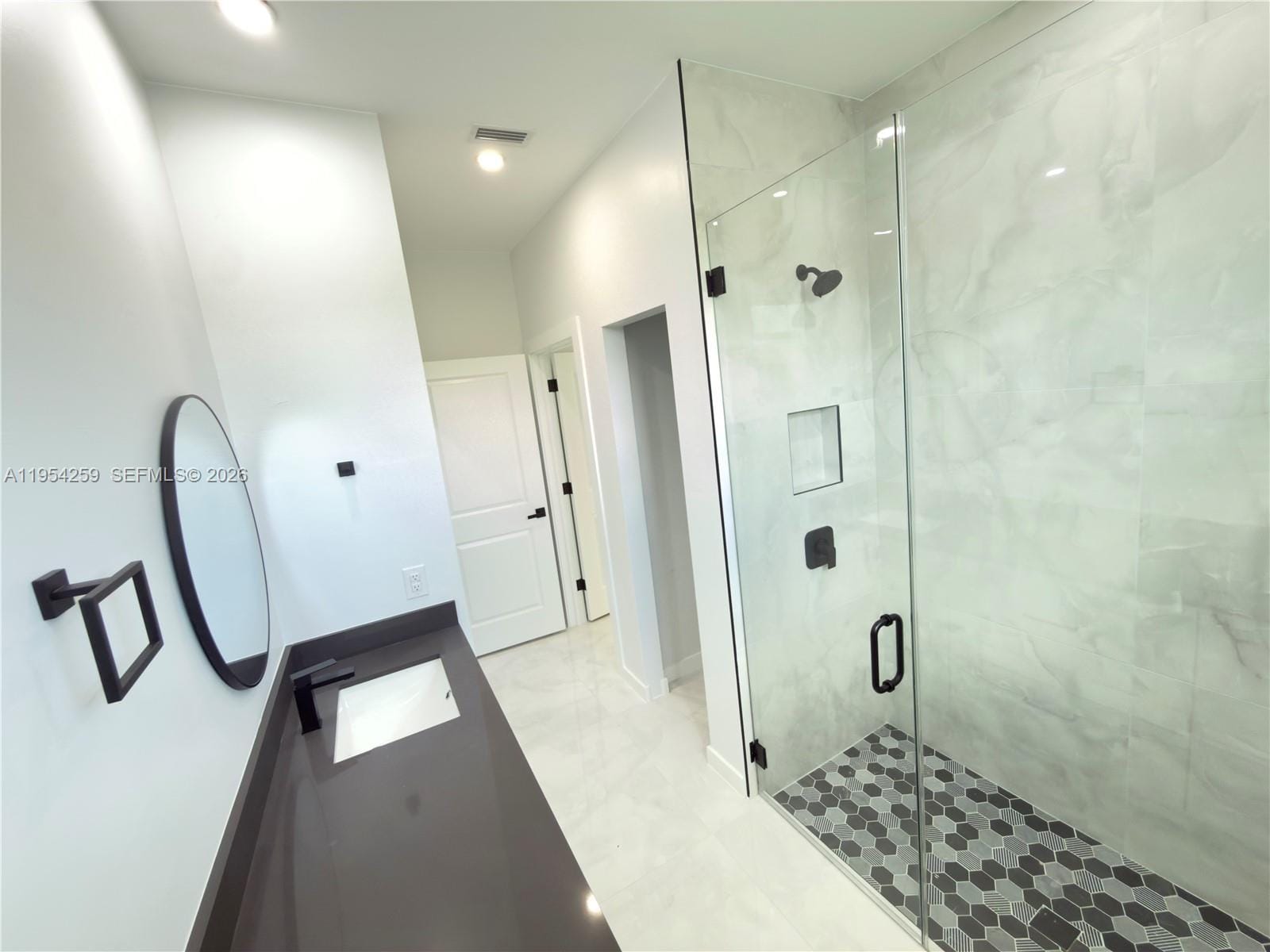 1111 Gunby Avenue S — photo 11