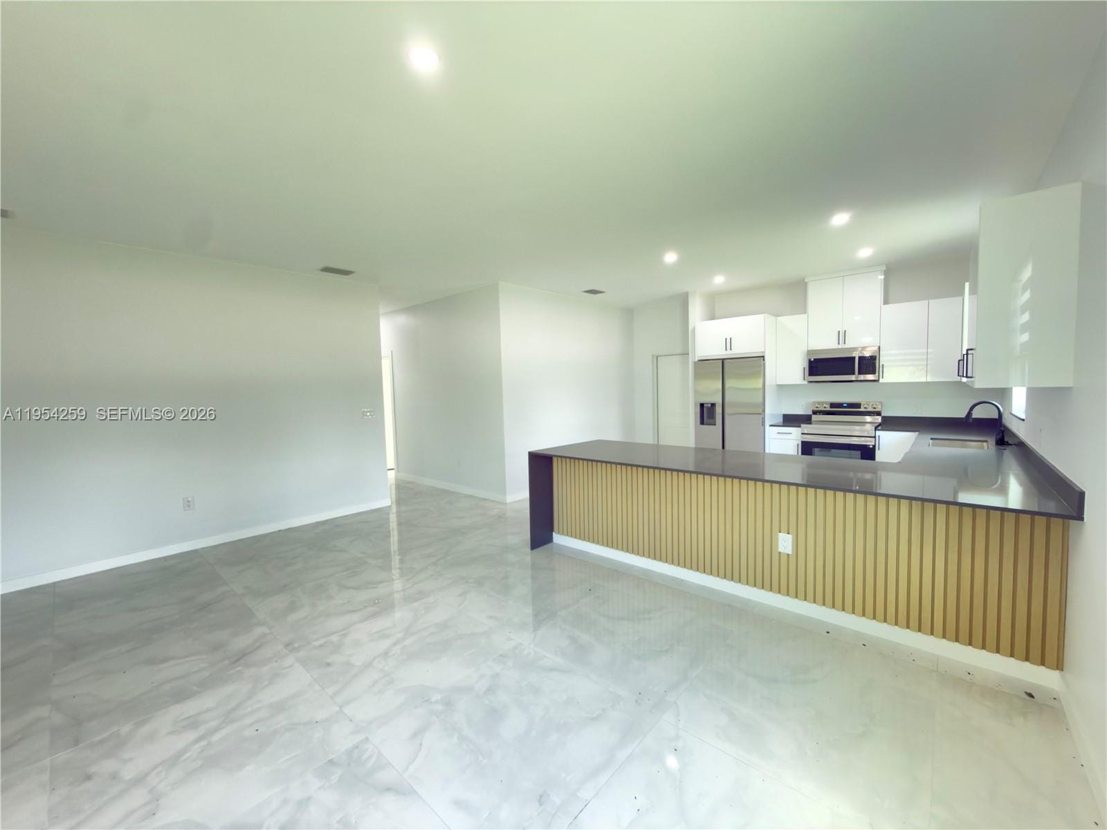1111 Gunby Avenue S — photo 4