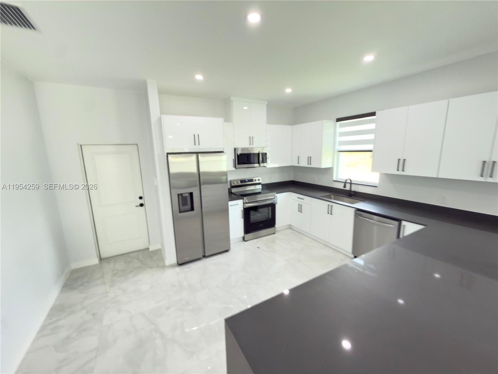 1111 Gunby Avenue S — photo 6