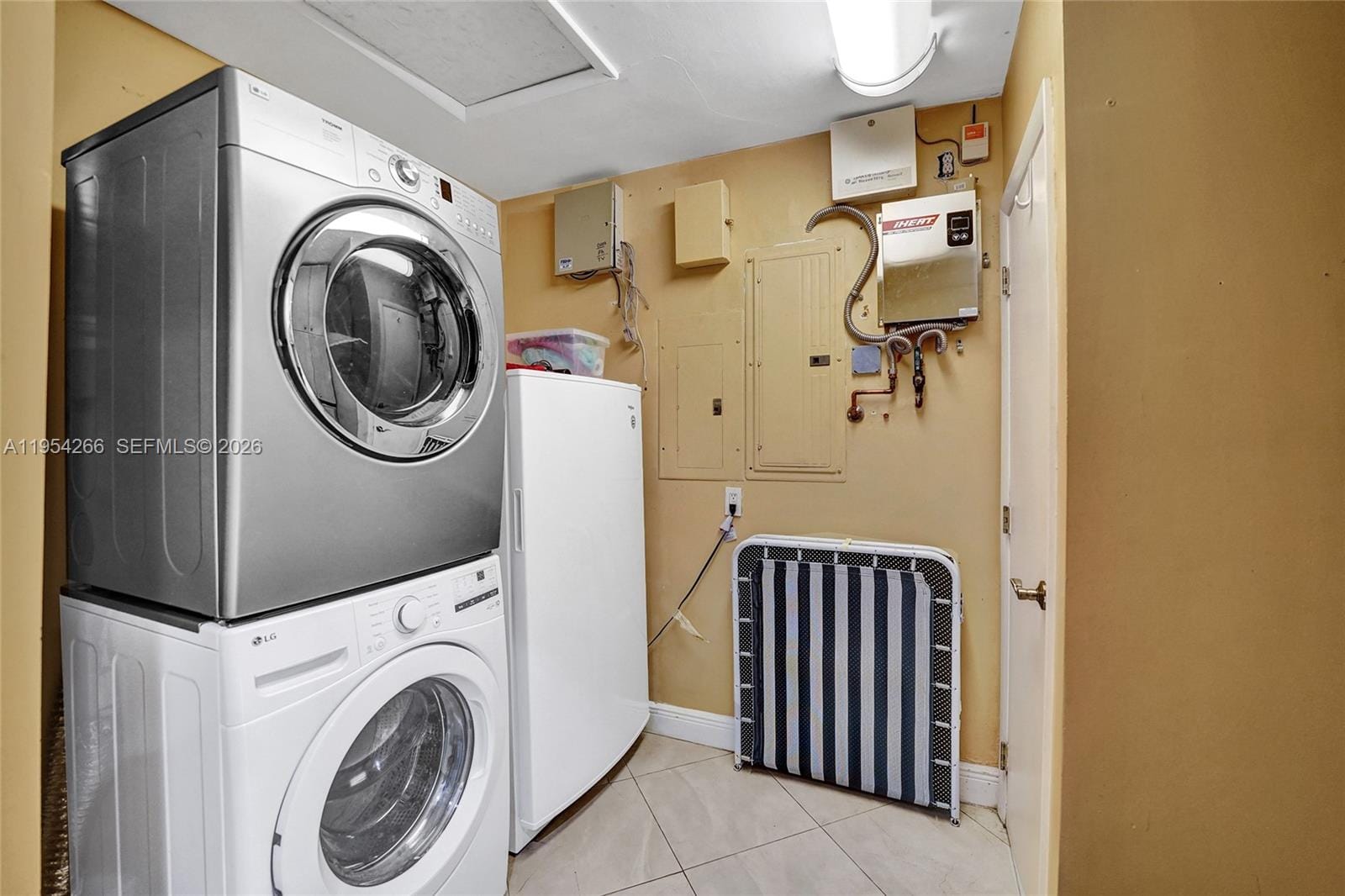3671 N 47th Avenue, Hollywood, FL 33021 photo 18
