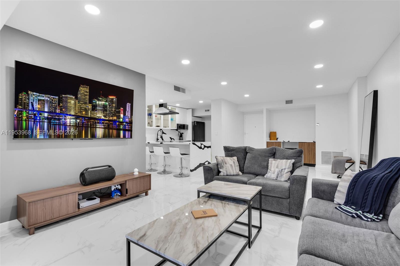 3800 Hillcrest Dr 203 203, Hollywood, FL 33021, Hollywood