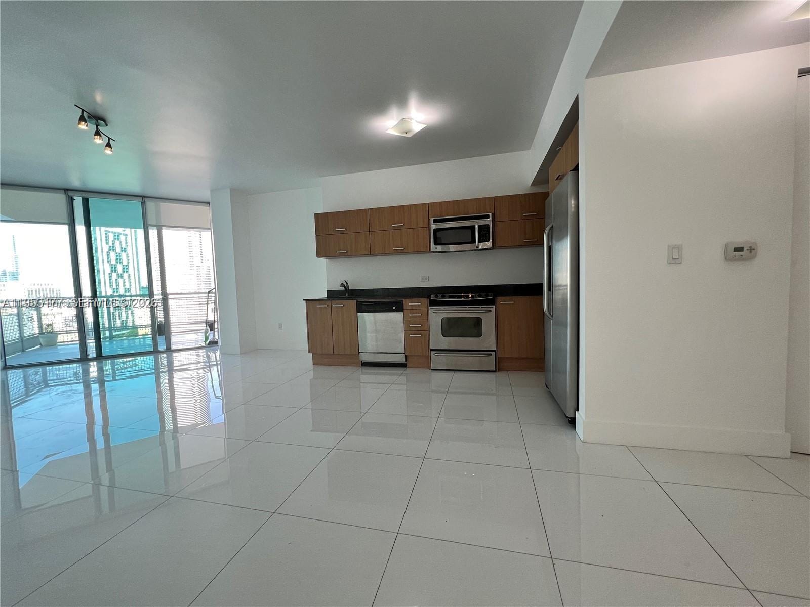 350 S Miami Avenue 1907, Miami, FL 33130 photo 11
