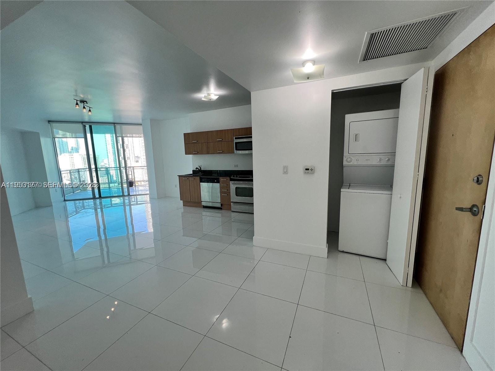 350 S Miami Avenue 1907, Miami, FL 33130 photo 9