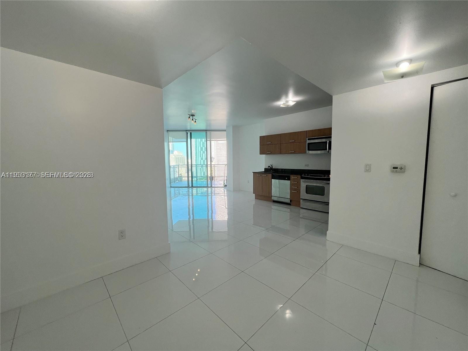 350 S Miami Avenue 1907, Miami, FL 33130 photo 10