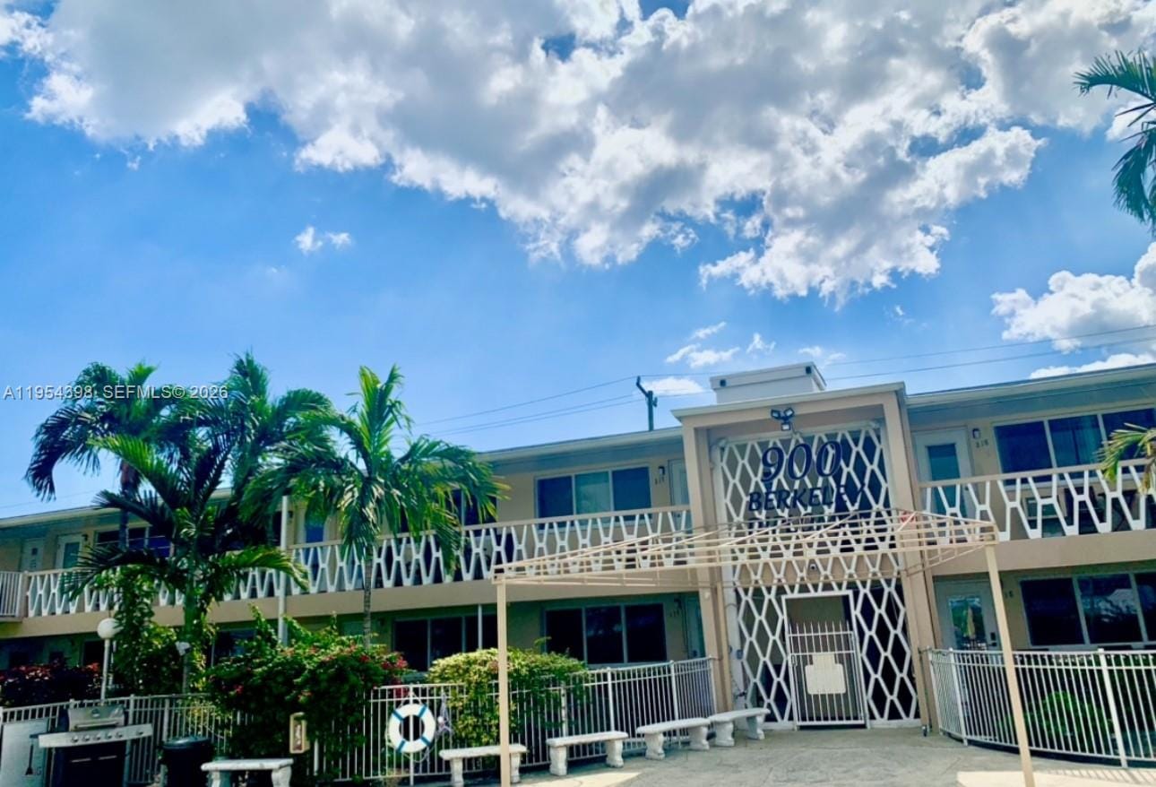 900 Atlantic Shores Boulevard 133, Hallandale Beach, FL 33009 photo 18