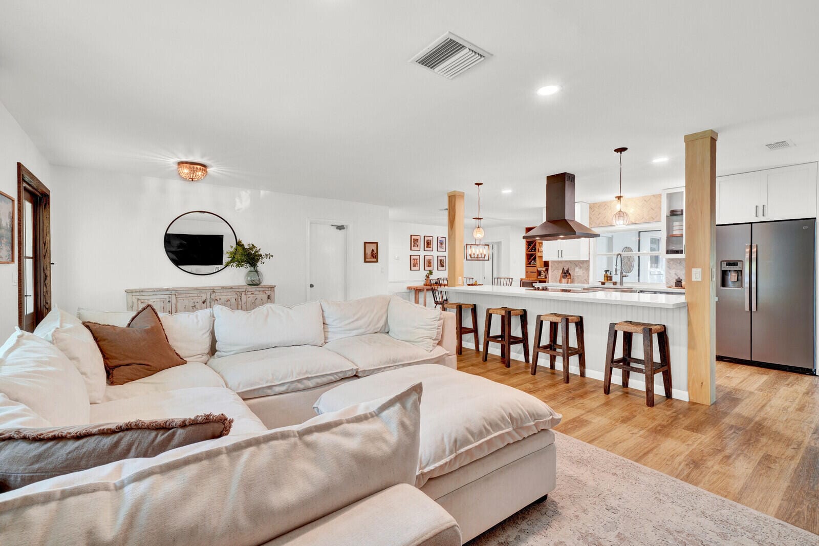 824 N Bel Air Drive — photo 6